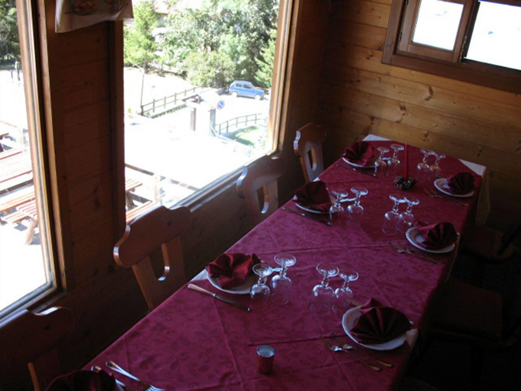 Oulx Restaurant Hotel Chalet Del Sole מראה חיצוני תמונה